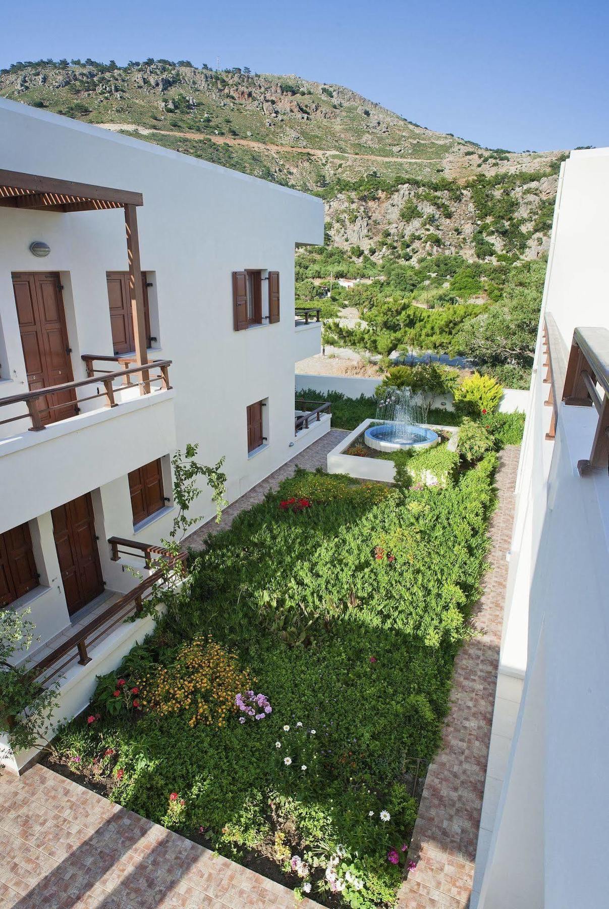 Syia Hotel Sougia Eksteriør billede